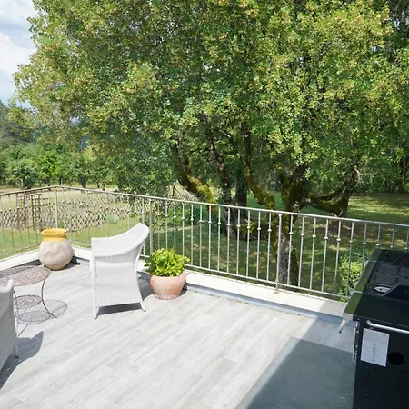 Domaine La Garenne Bed & Breakfast Reilhaguet